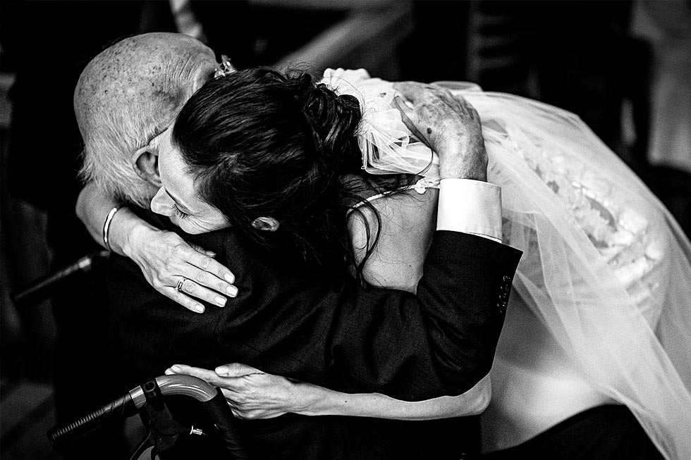 Informatie bruidsfotografie De Grote Dag 7 knuffelen bruidsfotografie